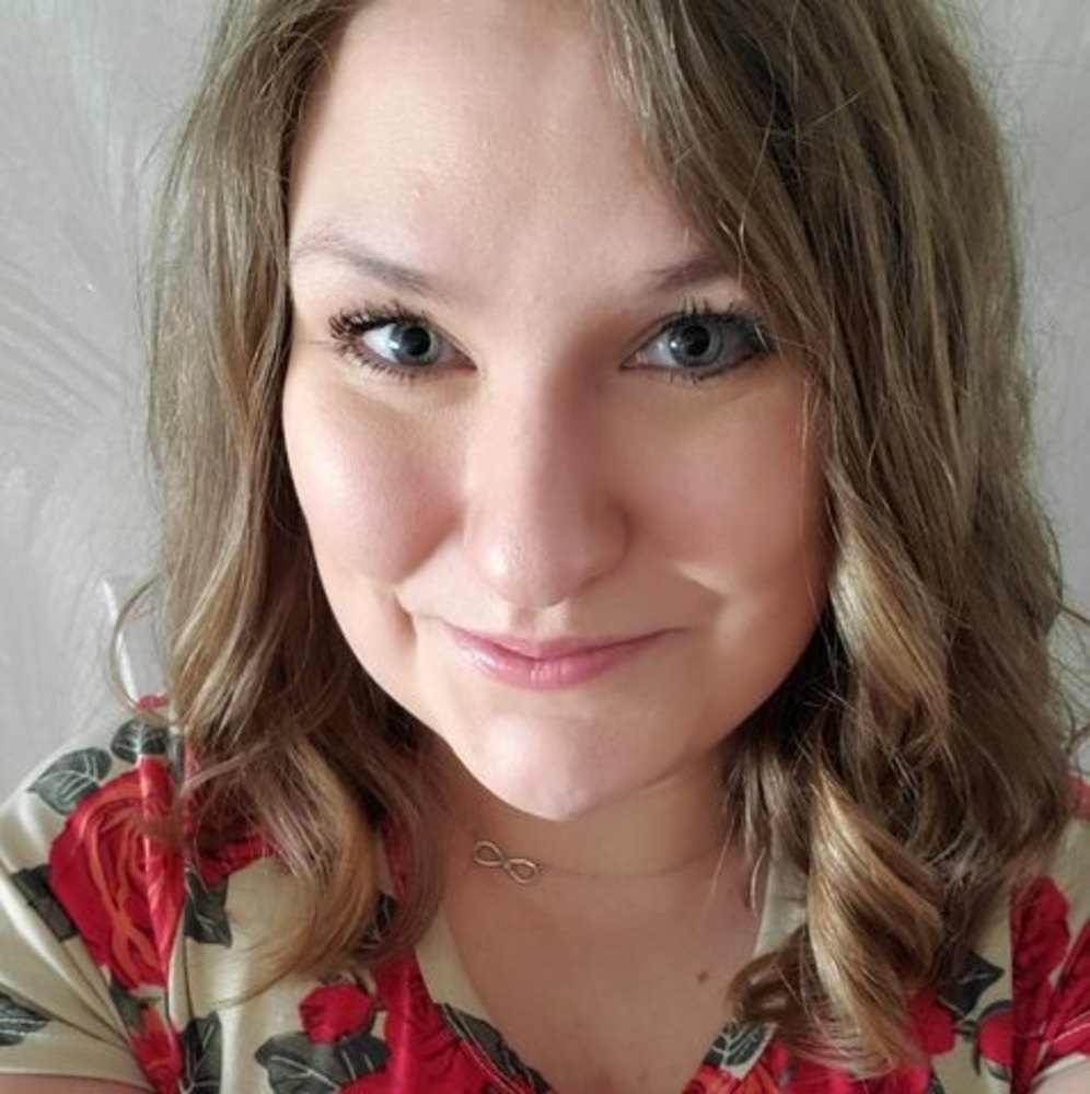 Meet your Posher, Elaine